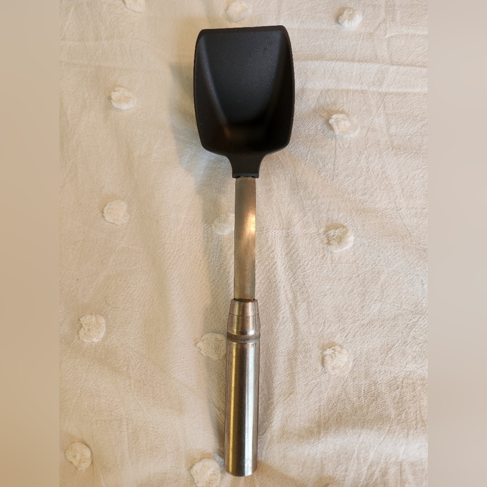 Pampered Chef Scoop and Serve Spatula
